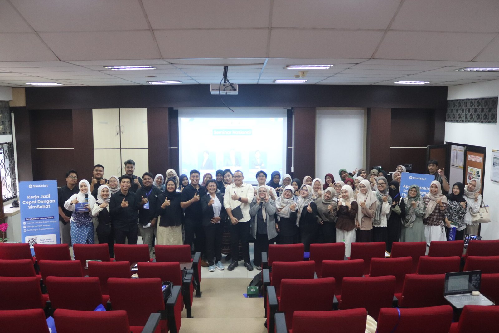 Seminar Nasional SimSehat dan UMY Dorong Transformasi Apoteker di Era Digital